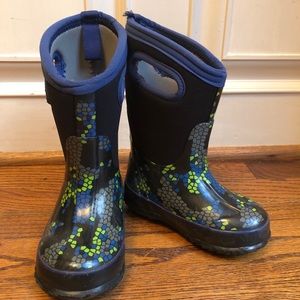 Insulated Kids Bogs size 9